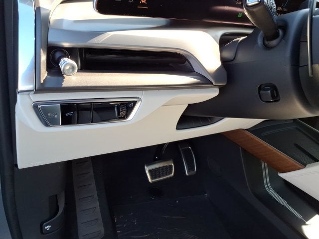 2027 Cadillac VISTIQ Sport
