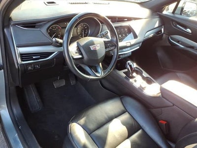 2023 Cadillac XT4 Premium Luxury