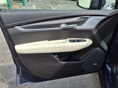 2025 Cadillac XT5 Sport