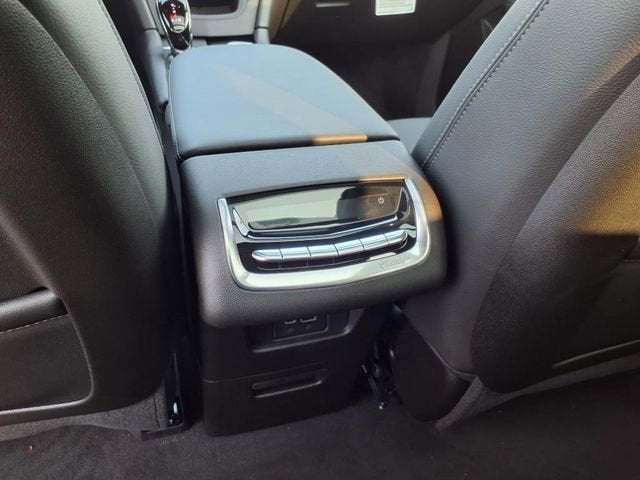 2025 Cadillac XT6 Luxury