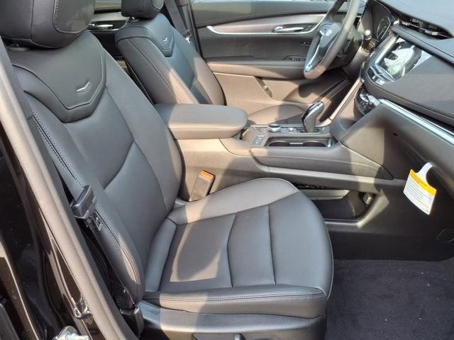 2025 Cadillac XT6 Luxury