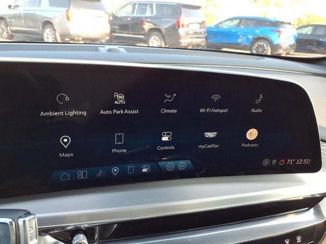 2025 Cadillac LYRIQ Luxury 1