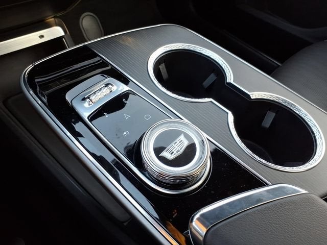 2025 Cadillac LYRIQ Luxury 1