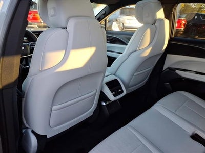 2024 Cadillac LYRIQ Luxury 1