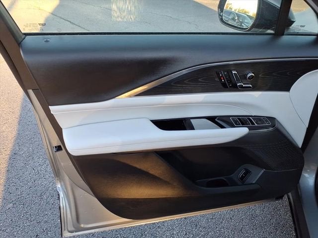 2024 Cadillac LYRIQ Luxury 1