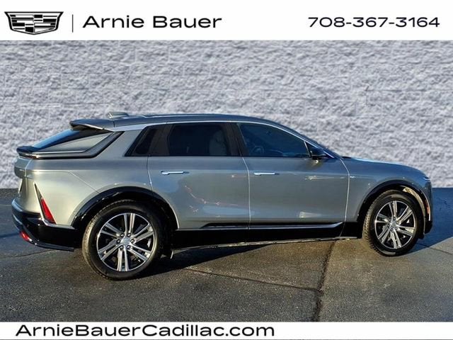 2024 Cadillac LYRIQ Luxury 1