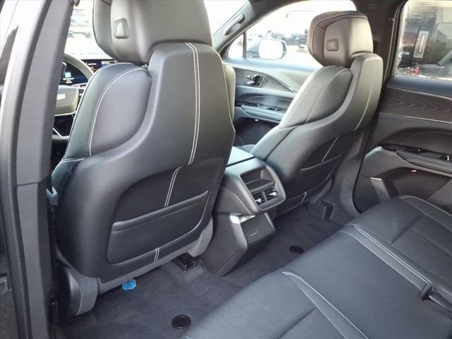 2024 Cadillac LYRIQ Luxury 1