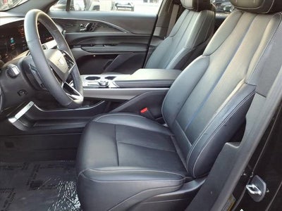 2024 Cadillac LYRIQ Luxury 1