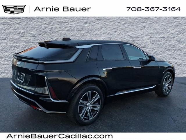 2024 Cadillac LYRIQ Luxury 1