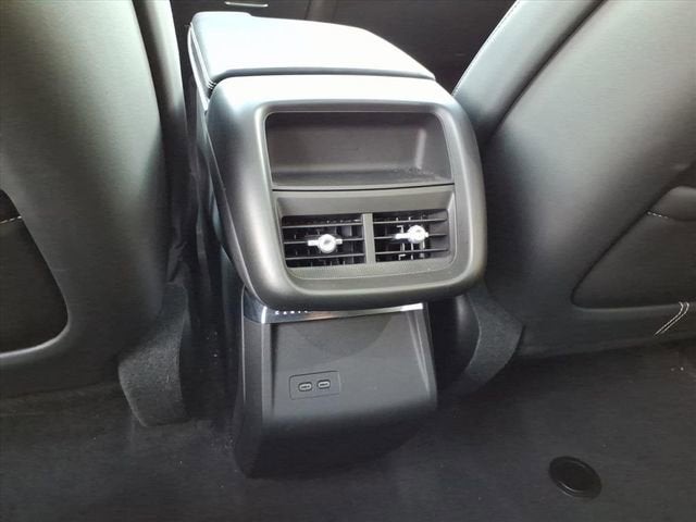 2024 Cadillac LYRIQ Luxury 1