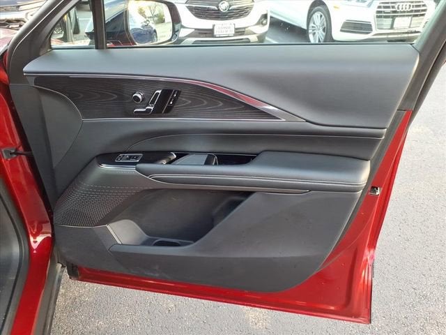 2024 Cadillac LYRIQ Luxury 1