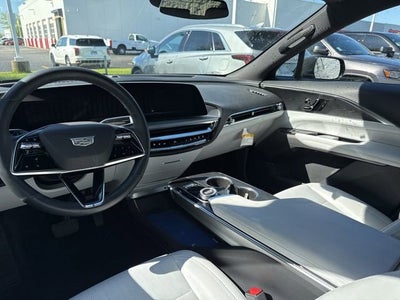 2024 Cadillac LYRIQ Luxury 1
