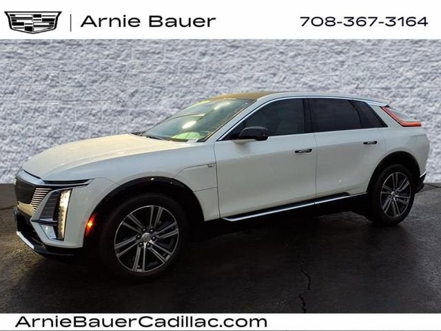 2024 Cadillac LYRIQ Luxury 1