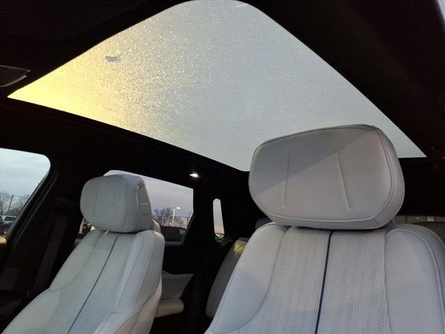 2024 Cadillac LYRIQ Luxury 1