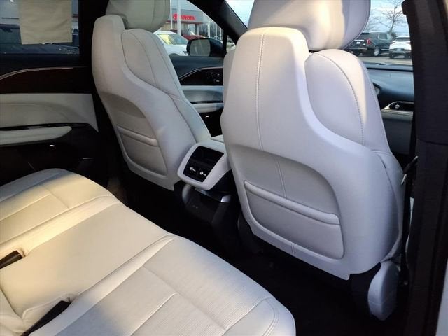 2024 Cadillac LYRIQ Luxury 1