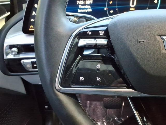 2024 Cadillac LYRIQ Luxury 1