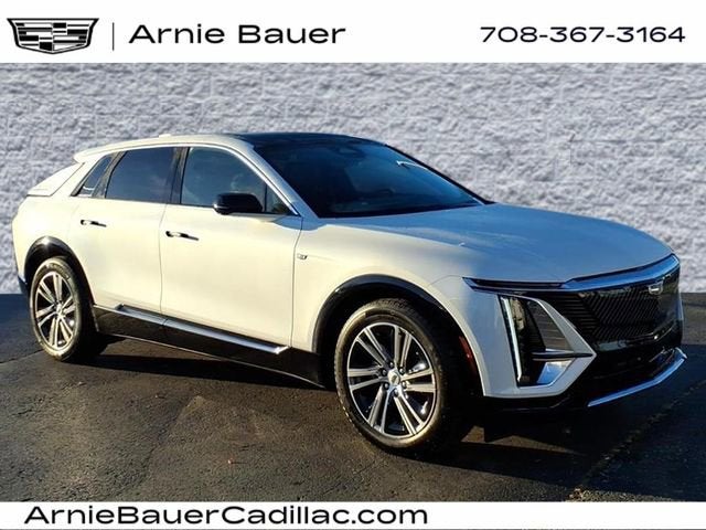 2024 Cadillac LYRIQ Luxury 1