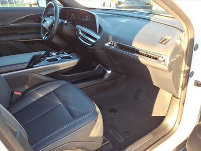 2024 Cadillac LYRIQ Luxury 1