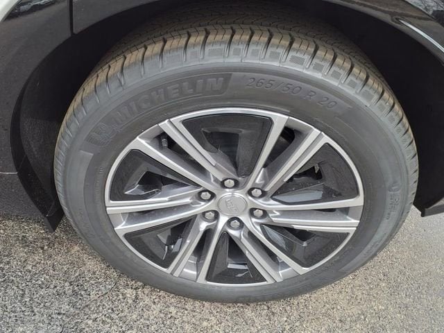 2025 Cadillac LYRIQ Luxury 2