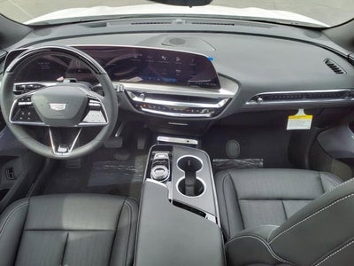 2025 Cadillac LYRIQ Luxury 2