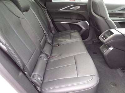 2025 Cadillac LYRIQ Luxury 2