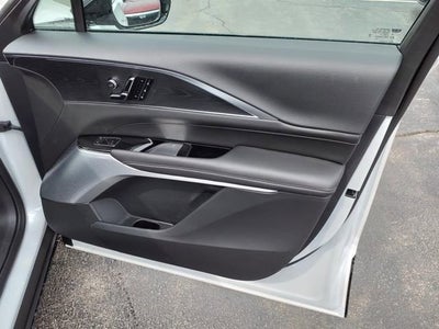 2025 Cadillac LYRIQ Luxury 2