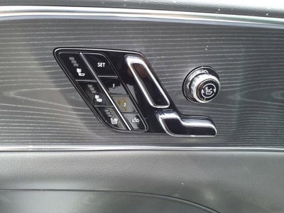 2025 Cadillac LYRIQ Luxury 2