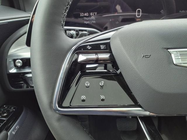 2025 Cadillac LYRIQ Luxury 2