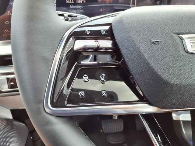 2025 Cadillac LYRIQ Luxury 2