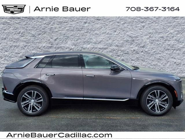 2025 Cadillac LYRIQ Luxury 2