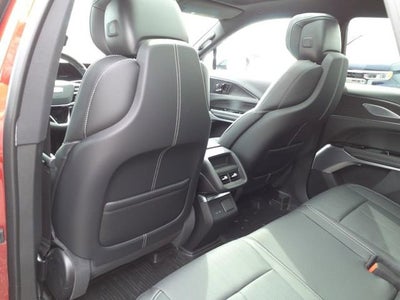 2025 Cadillac LYRIQ Luxury 2