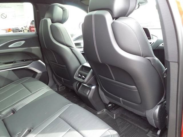 2025 Cadillac LYRIQ Luxury 2