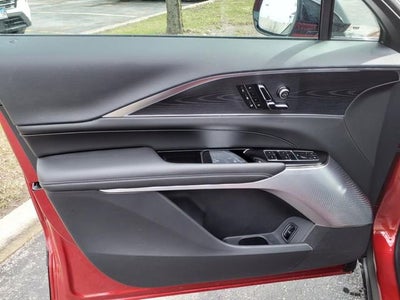 2025 Cadillac LYRIQ Luxury 2