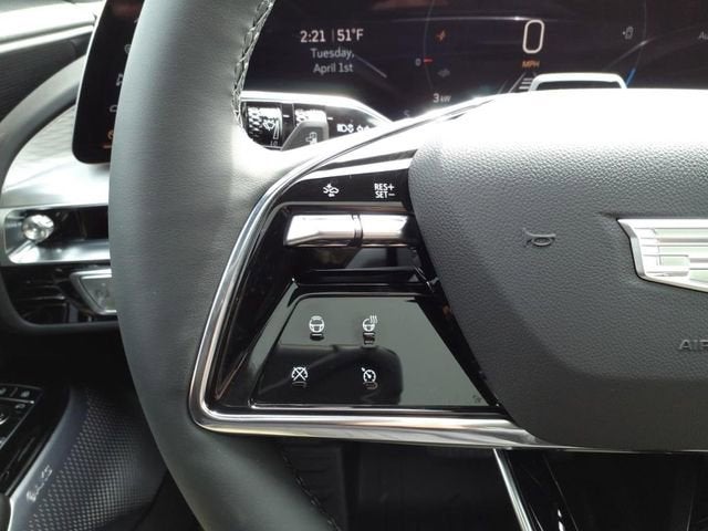 2025 Cadillac LYRIQ Luxury 2