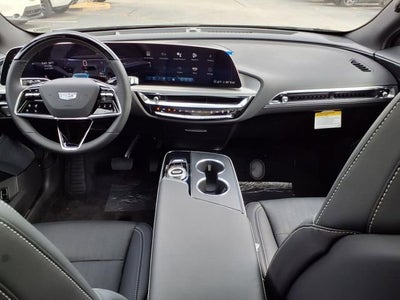 2025 Cadillac LYRIQ Luxury 2