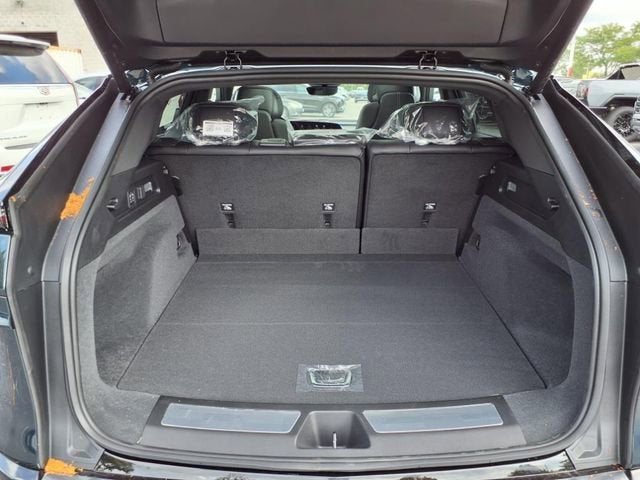 2025 Cadillac LYRIQ Luxury 2