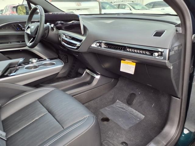 2025 Cadillac LYRIQ Luxury 2