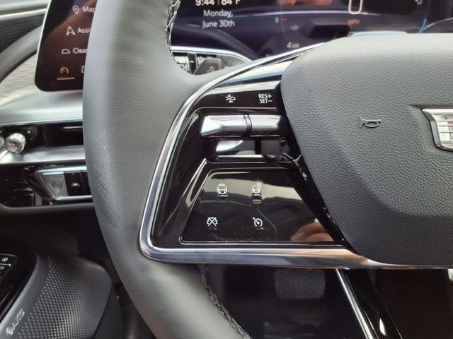 2025 Cadillac LYRIQ Luxury 2