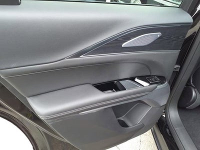 2025 Cadillac LYRIQ Luxury 2