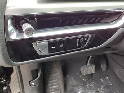 2025 Cadillac LYRIQ Luxury 2