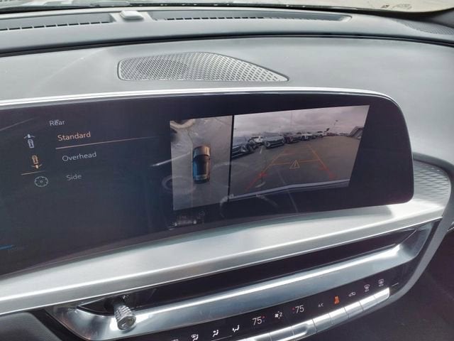 2025 Cadillac LYRIQ Luxury 2