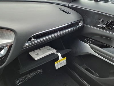 2025 Cadillac LYRIQ Luxury 2