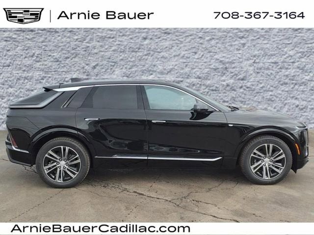 2025 Cadillac LYRIQ Luxury 2