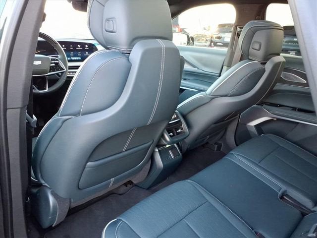 2024 Cadillac LYRIQ Luxury 3