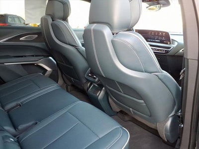 2024 Cadillac LYRIQ Luxury 3