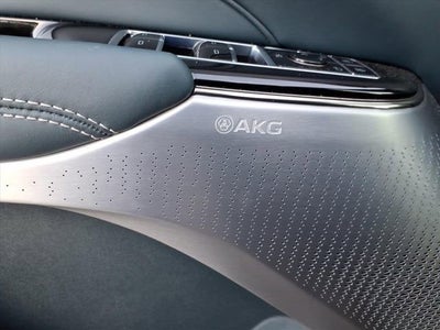 2024 Cadillac LYRIQ Luxury 3