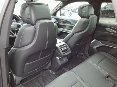2025 Cadillac LYRIQ Luxury 3
