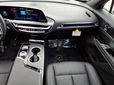 2025 Cadillac LYRIQ Luxury 3