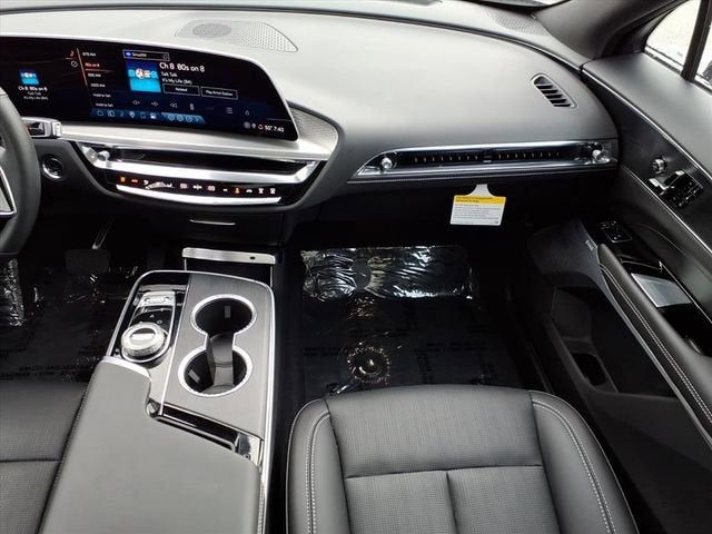 2025 Cadillac LYRIQ Luxury 3