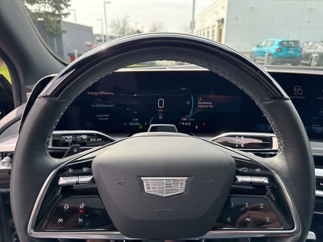 2025 Cadillac LYRIQ Luxury 3